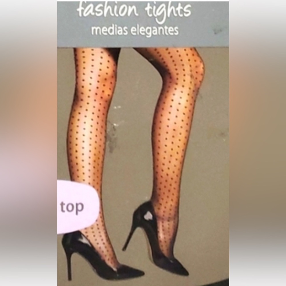 NIB Secret Treasures Black Scalloped Diamond Fashion Tights - Size 4
